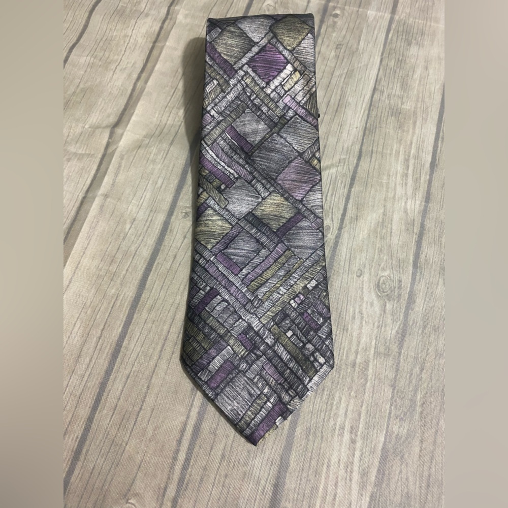 Ketch Tie Mens Clip On Metallic Silver Purple 17” Long 3 1/2” Wide Necktie